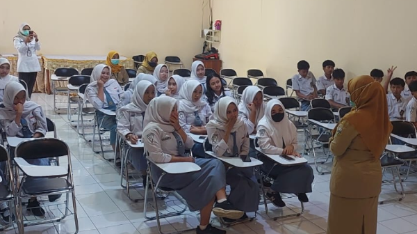 Sosialisasi Penyakit TBC untuk Siswa SMA Negeri 1 Bergas
