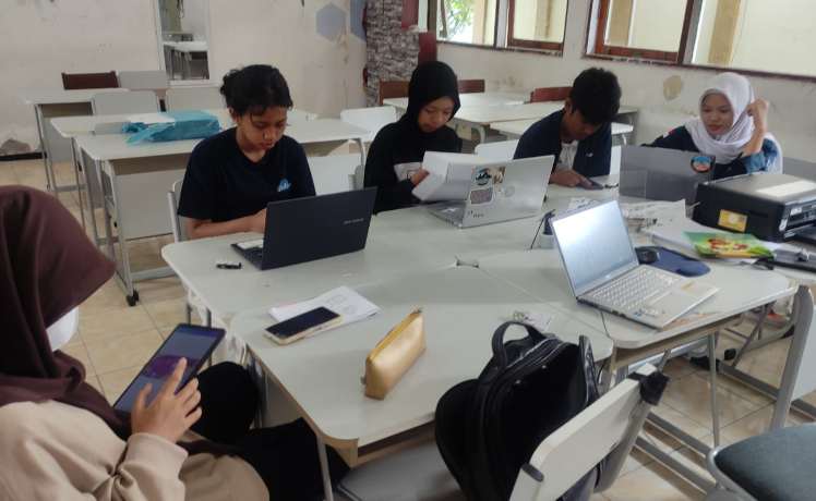 CERILALA Buka Kesempatan bagi Siswa Graphic Holic untuk Menjadi Freelance Designer