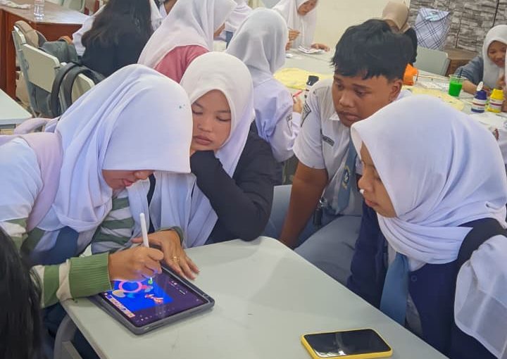 Asah Kreativitas Siswa melalui Pelatihan Ilustrasi Digital dan Ibis Paint