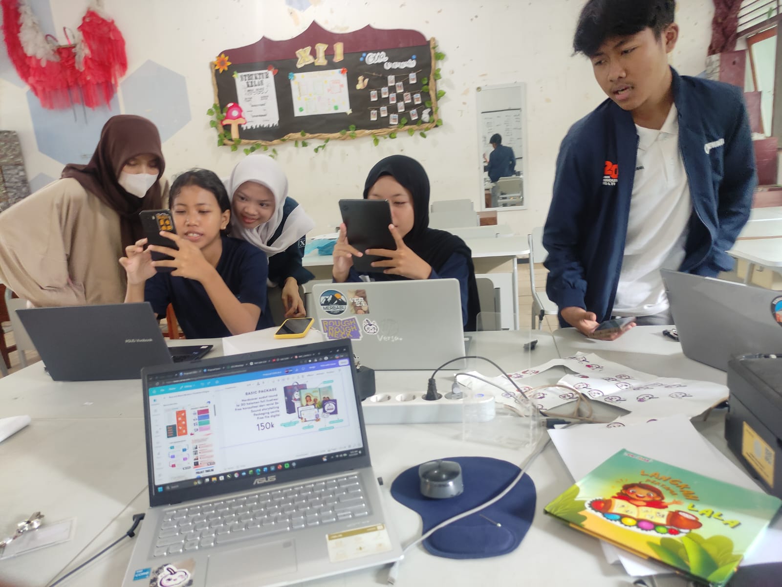 Graphic Holic x CERILALA: Kolaborasi Kreatif Siswa SMAN 1 Bergas